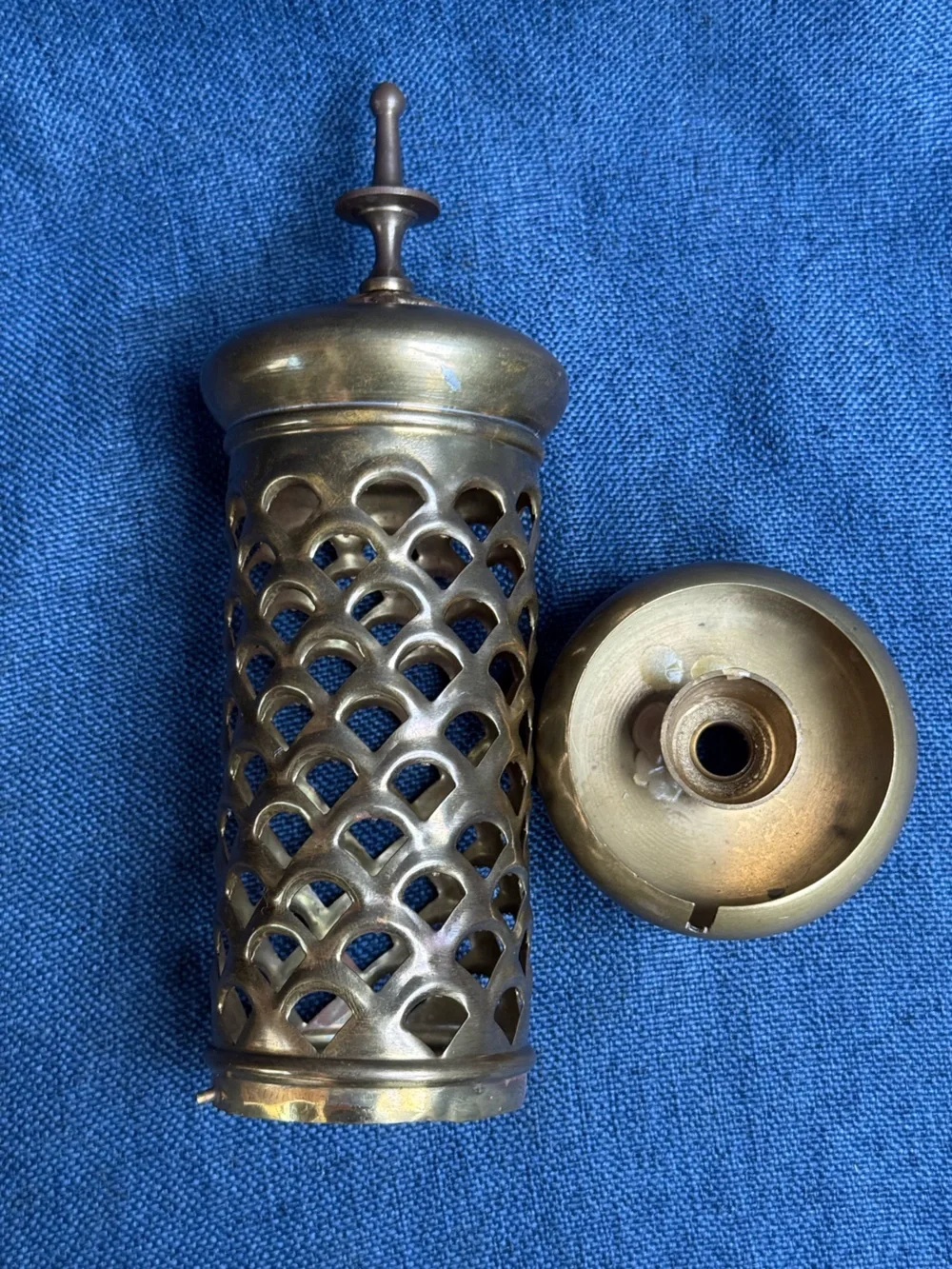 Vintage Solid Brass Pierced Lattice Candle Holder Lantern Tripod Feet 9